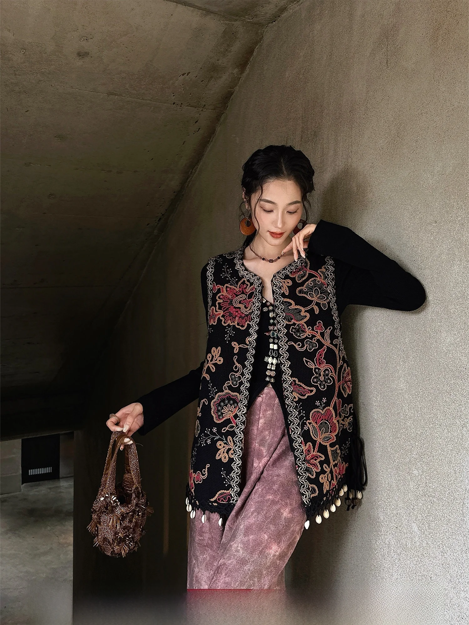 

Sanji Bla Flower【Brie Snow】2025 New Faion Hot New Chinese Ethnic Sle Bell Movement Embroidered Vest Organic Cotton