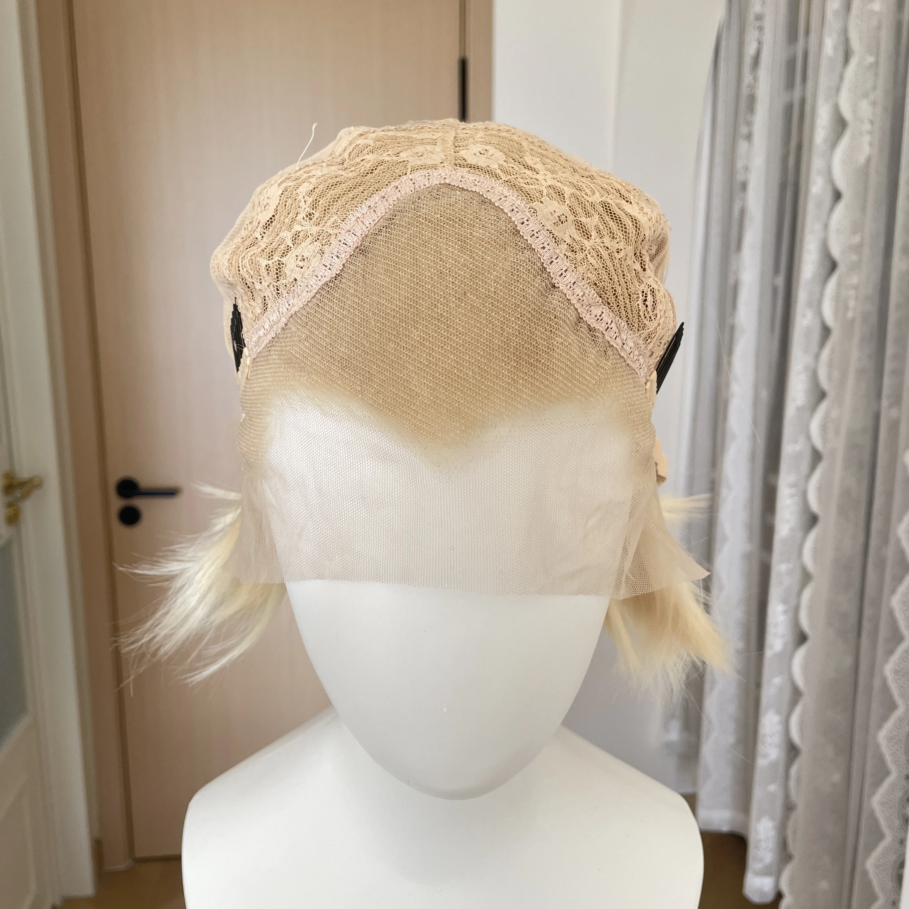 Widow‘s Peak 613 Blonde Cosplay Wig for Men Short Bob Synthetic 13x4 Lace Front Wig for Women Glueless Half Hand Tied Pixie 150%