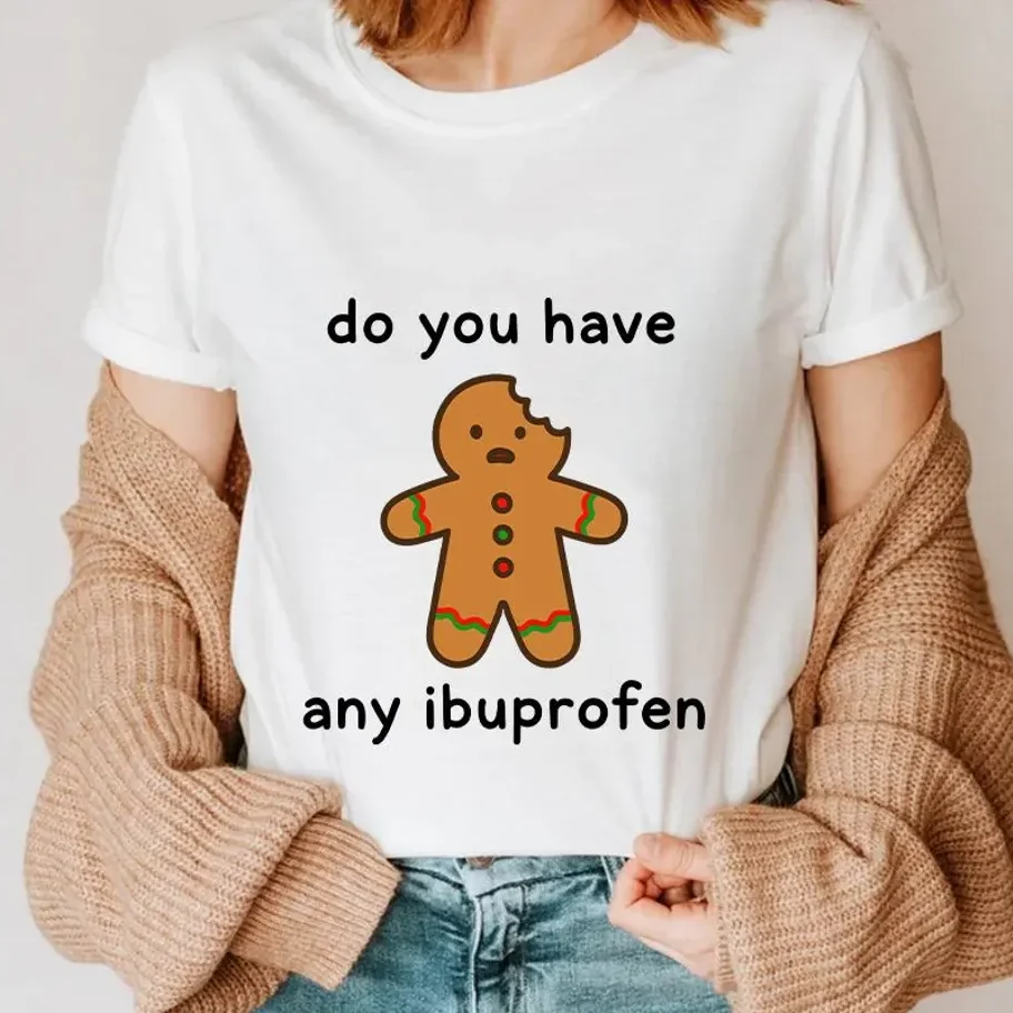 È il momento più meraviglioso dell'anno T-shirt T-shirt natalizia in pan di zenzero Camicia carina per le vacanze, Top festivo per gli amanti dei biscotti