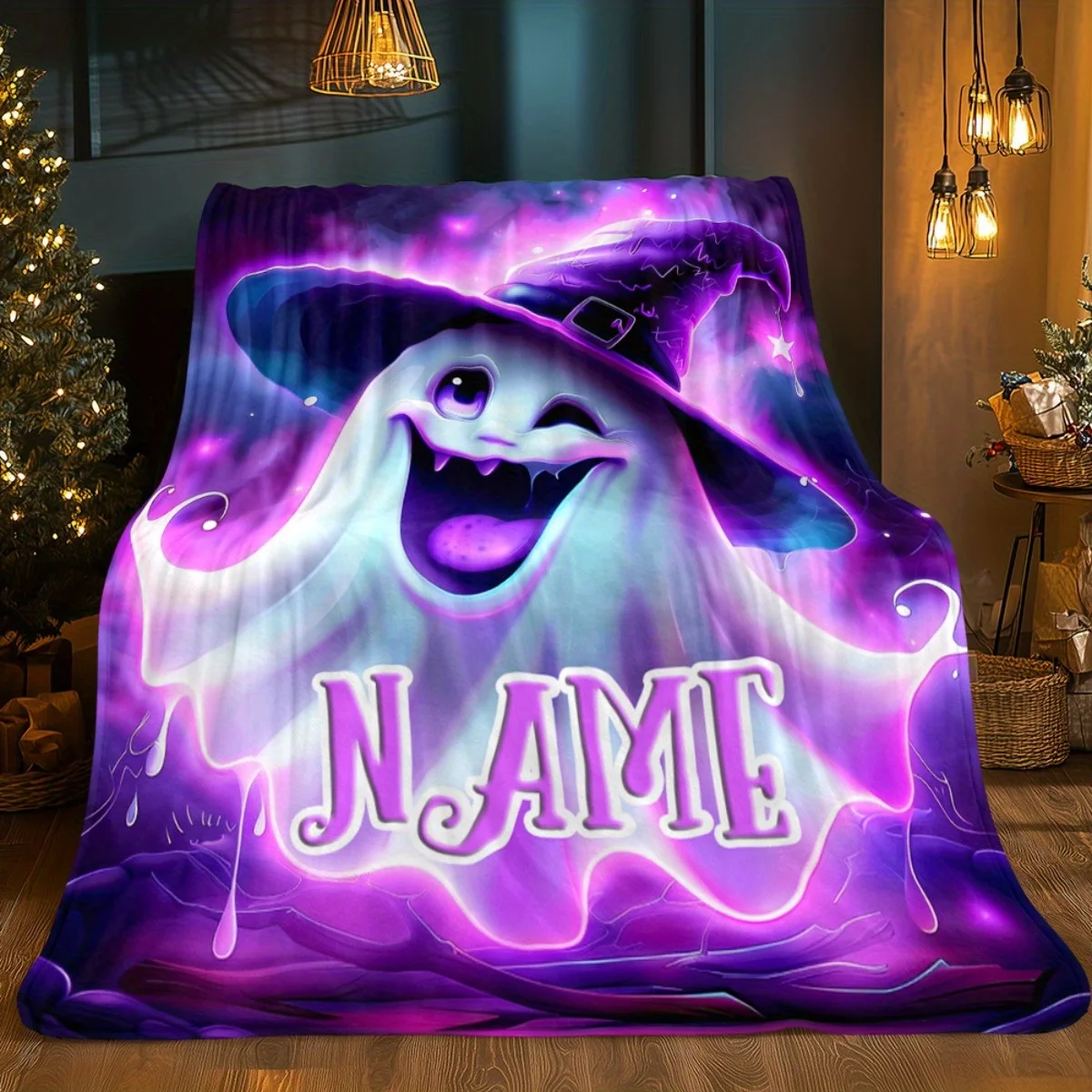 Lila Geister-Fleecedecke mit individuellem Namen, geeignet für Sofa, Bett, Halloween, Geburtstag, Kinder, Freunde, Geschenke.