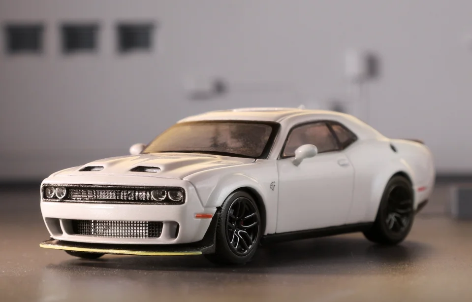 

Stance Hunters SH Cover Opens 1:64 Dodge SRT Hellcat