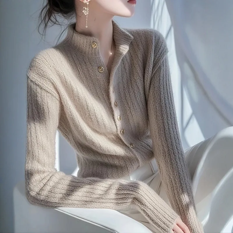 

French Style Semi High Neck Knitted Sweater for Women 2025 New Autumn and Winter Styles High-end Temperament Slimming Base