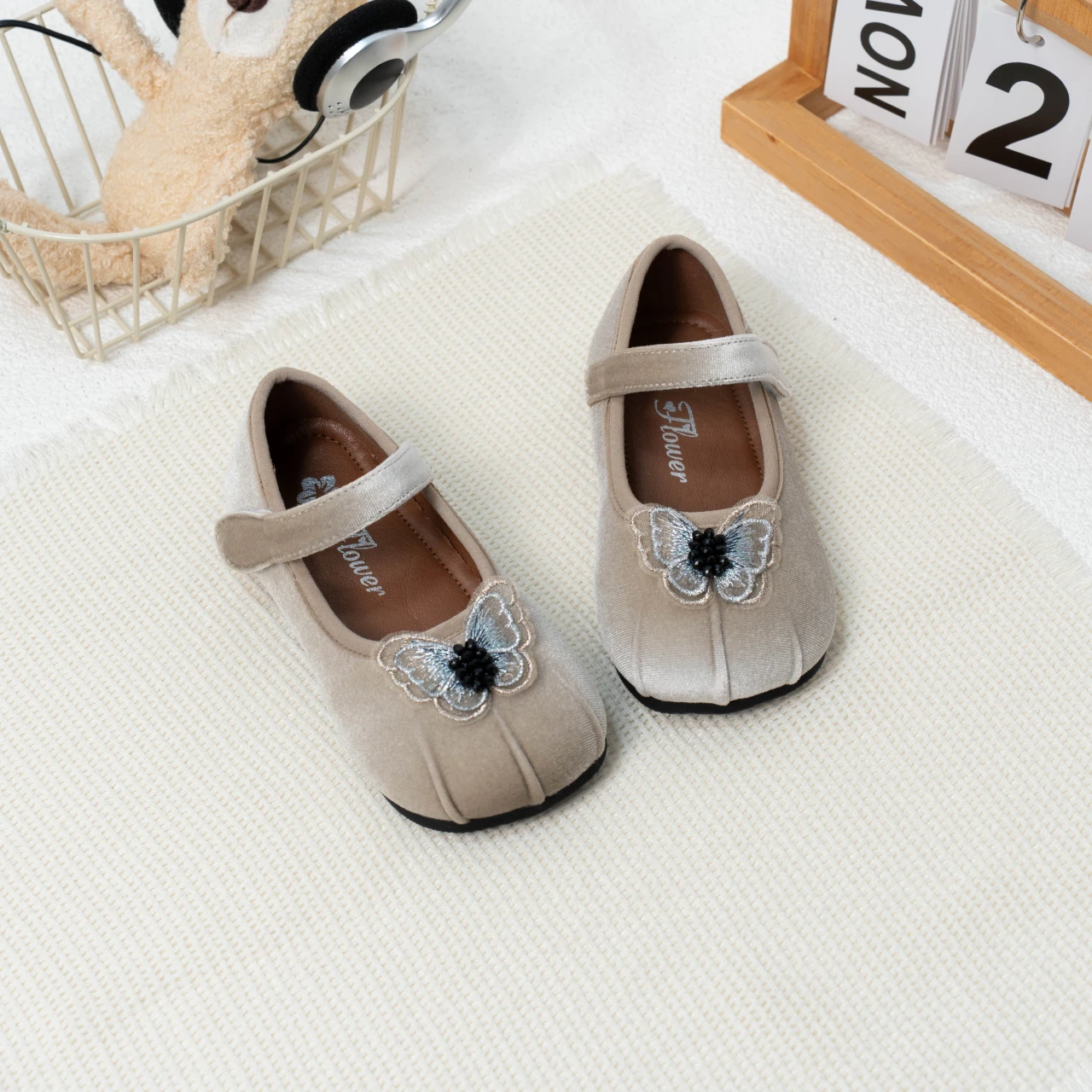 

Girls Casual Shoes Moccasins Non-slip Soft Bottom Children Princess Shoes Sweet Butterfly 2025 New Fashion Kids Flats Round Toes