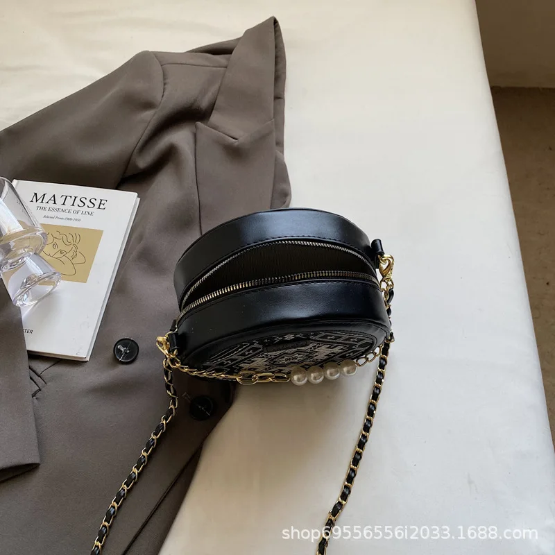 Women's Bag Pearl Chain Small 2025 Popular New Braided Crossbody Bag Fashion Single Shoulder Small Round Bag