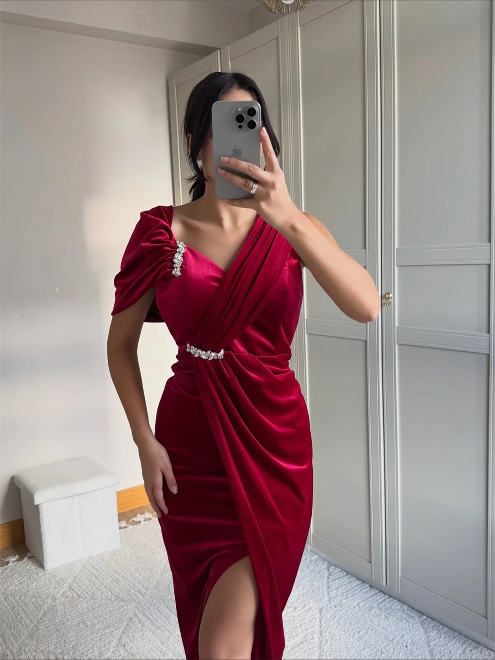 فستان سهرة من المخمل باللون العنابي من Xikuo رداء حفلات مكشكش كريستالي غير متماثل ماكسي حورية البحر فيستدوس دي فييستا أنيق مخصص