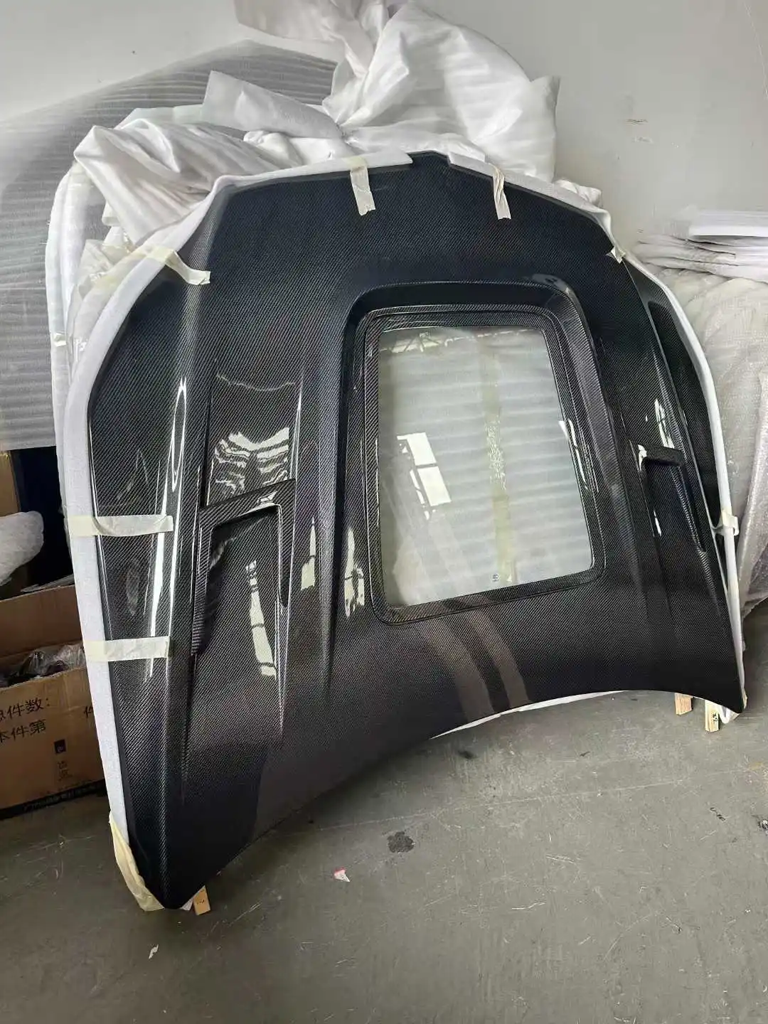 

New High Quality Carbon Fiber Hood for Mercedes benz E200 W207 HOOD
