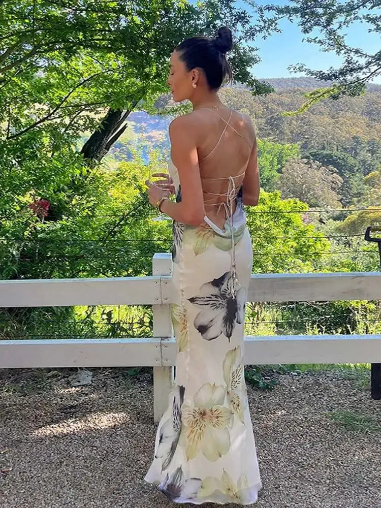 فستان ماكسي نسائي أنيق بدون ظهر مطبوع من الساتان أنيق برقبة مربعة بدون أكمام طويل 2025 رداء جديد مثير للشارع العالي