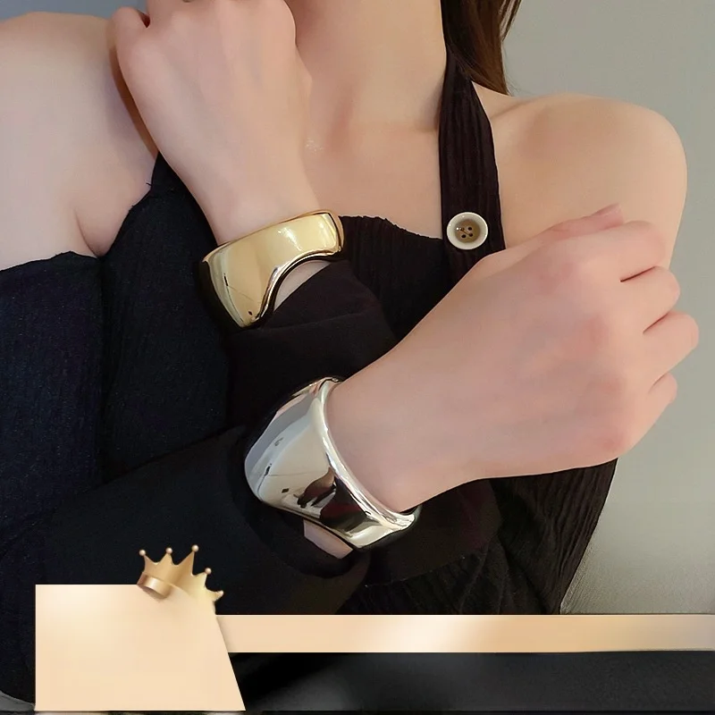 Ciottoli: Scopri la Bellezza Unica dei Bracciali di Design