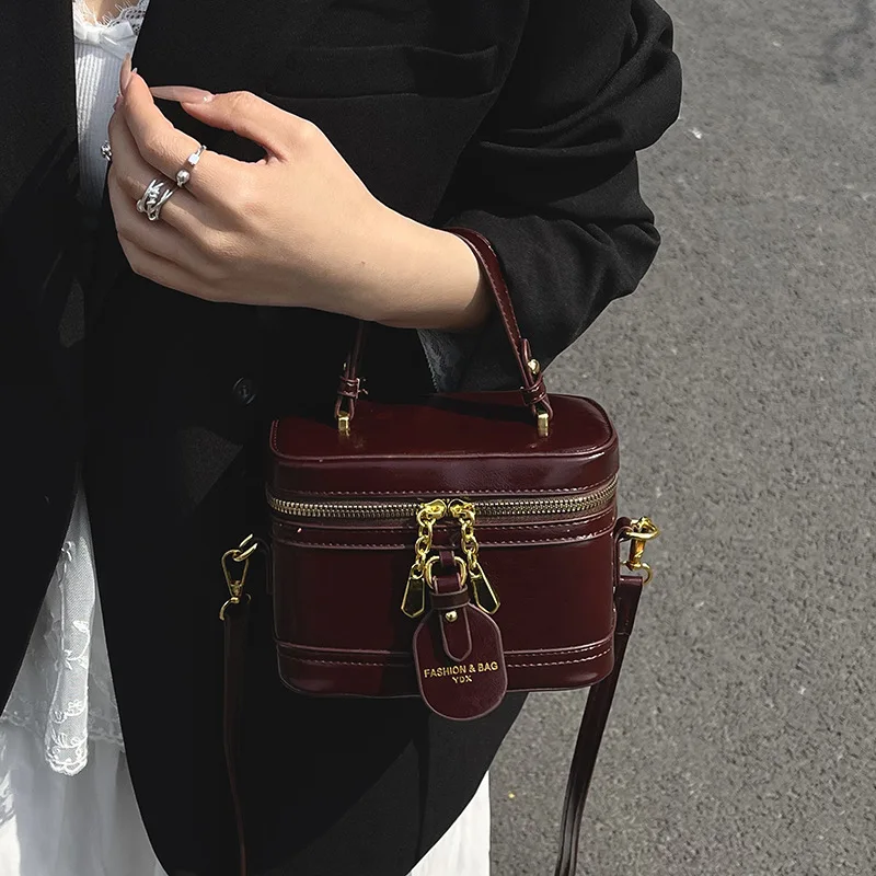 

2025 Новая винтажная сумка-коробка премиум-класса, кошелек через плечо для женщин, шикарная сумка для поездок на работу