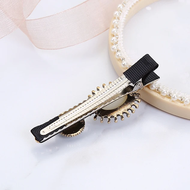 Korean New Vintage Bear Hair Clip Headdress with Chain Pearl Hairpin Card Duckbill Edge BB Clips Accessoires Femme Pince Cheveux