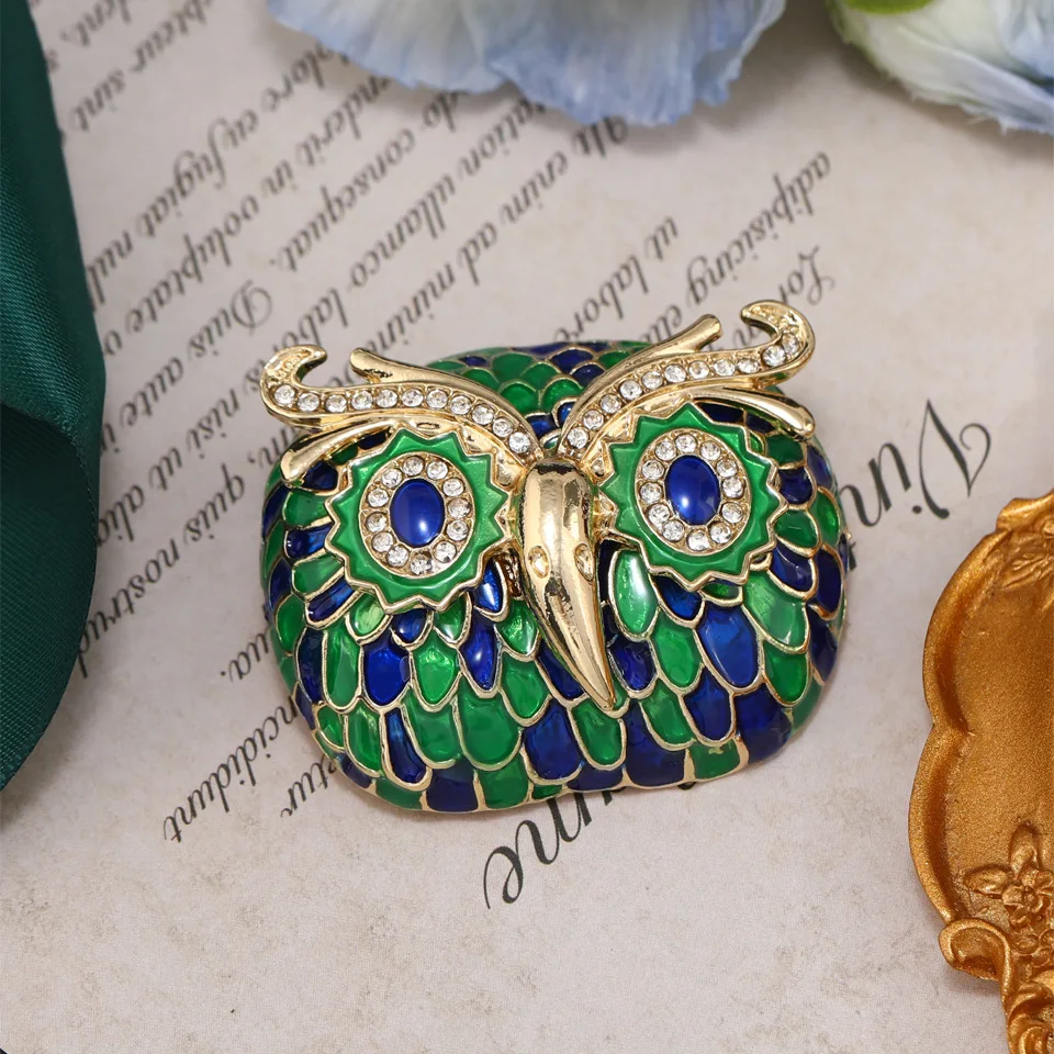 Creative Women Vintage Elegant Owl Enmael Brooches Pins Retro Baroque Animal Classic Design Women's Coat Suit Badge Corsage Gift