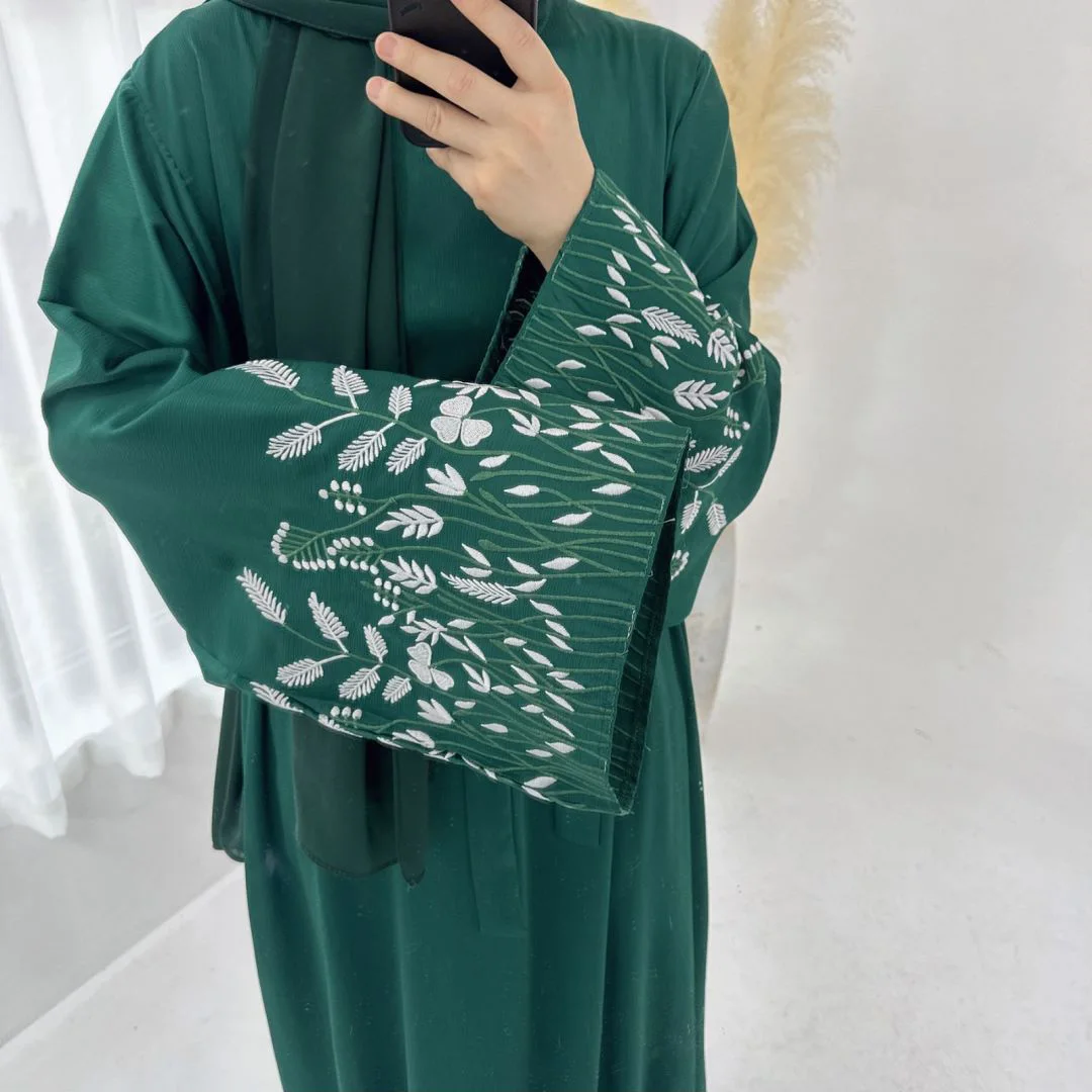 2024 Saudi Arabia Embroidery Muslim Modest Dress for Women Eid Dubai Abaya Luxury Islamic Turkey Holiday Party Jalabiya Clothing