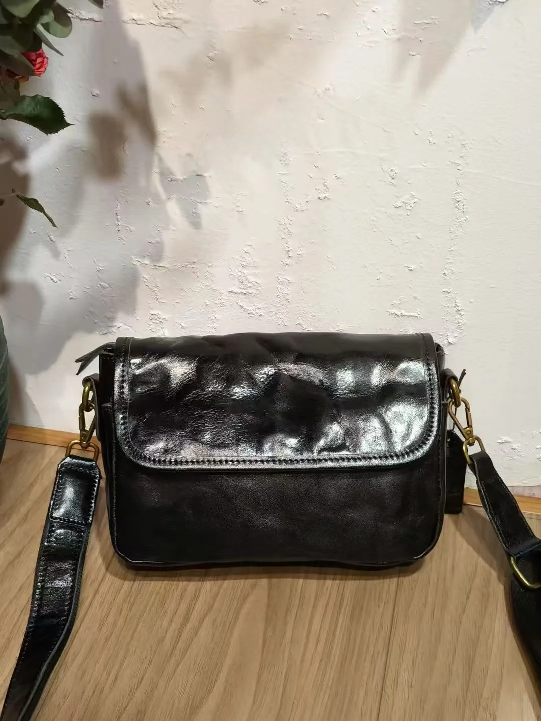 top-layer-tanned-leather-camera-bag-simple-versatile-single-oulder-crossbody-bag-for-women-retro-small-square-bag