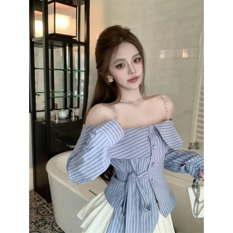 

Spring and Autumn Fashion Hot Girl One Shoulder Slim Striped Shirt Women's Pullover Chain Long Sleeve Top
