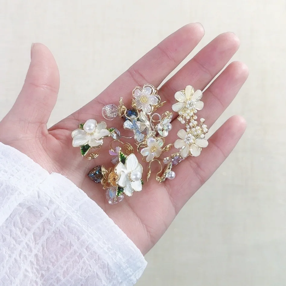 

Korean Version Ear Clip Without Ear Holes Gentle Women's Camellia Earrings New Light Luxury Exquisite Butterfly Fish Earrings