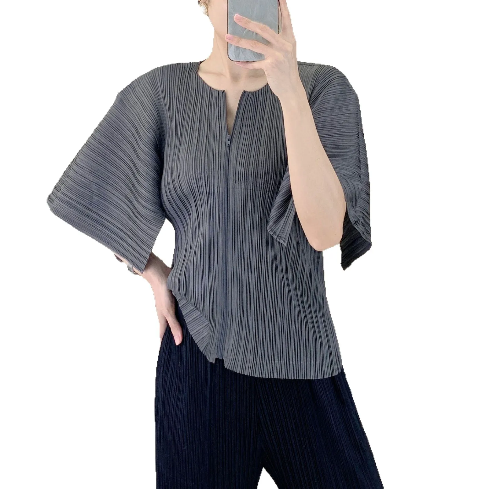 Miyake Pleated 2025 Summer New Solid Color Zipper Fashionable Round Neck Short Sleeve Top Women Casual Versatile Cardigan