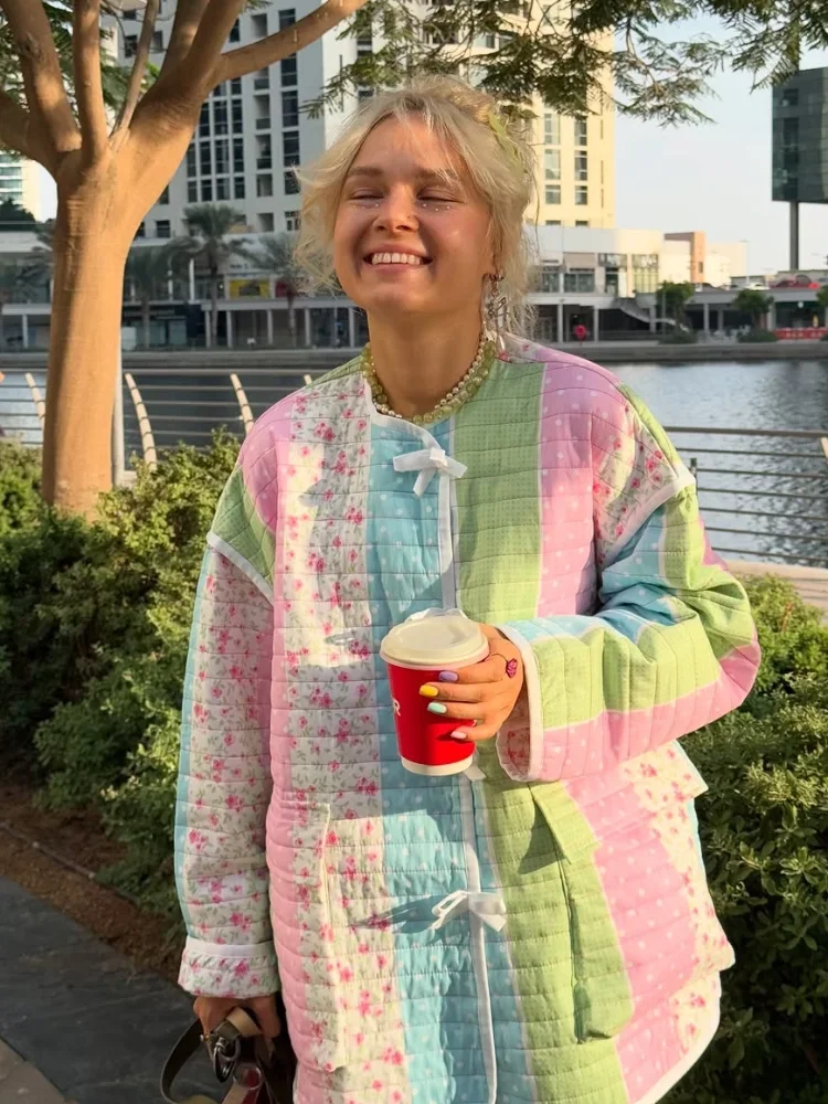 Dame kleurrijke bedrukte strik katoenen jas dames ronde hals enkele rij knopen jas met volledige mouw 2025, nieuwe mode dagelijkse straat uitloper