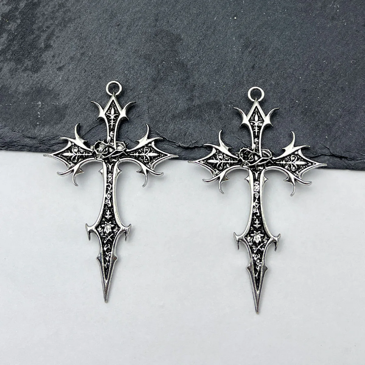 

3Pcs New Gothic Punk Double Sided Cross Pendant Vintage Ethnic Pattern Alloy Necklace Pendant Accessories DIY Accessories