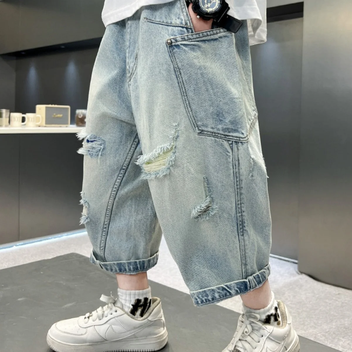 Jeans corti strappati alla moda per bambini alla moda per ragazzi High Street Bambino adolescente Nuovi pantaloni estivi in denim alla caviglia con foro rotto