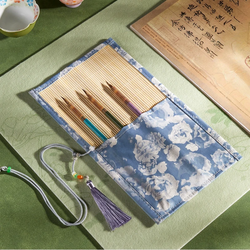 Picture 4: Bamboo Brocade Satin Retro Ventilated Calligraphy Brush Roll Curtain Large Capacity Chinese Painting Ink Brush Storage Organizer