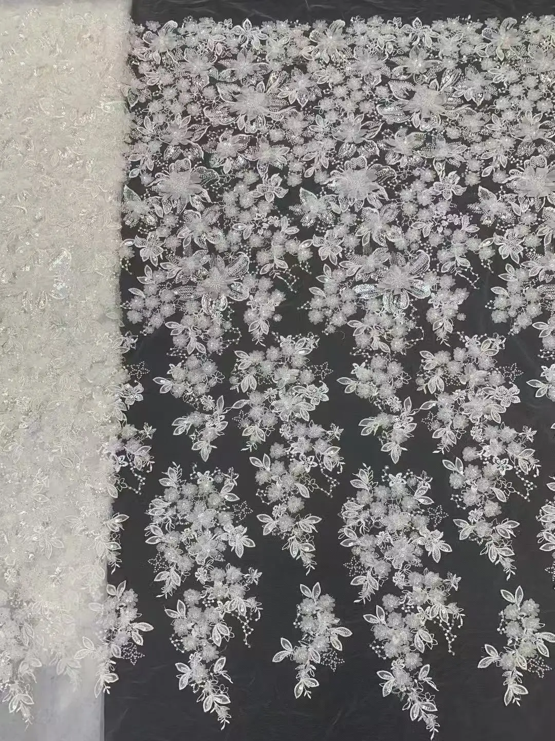 

New Tulle Lace Embroidered Mesh with Disk-Flower Sequins, Beads and Tubular Embroidery, Fashionable and Luxury Wedding Dress Fab