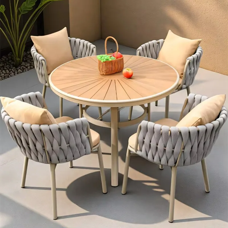 

Современный и простой дизайн: комплект уличной мебели из ротанга с металлическим каркасом для использования во дворе, отеле, кафе, на террасе, в саду или на балконе.