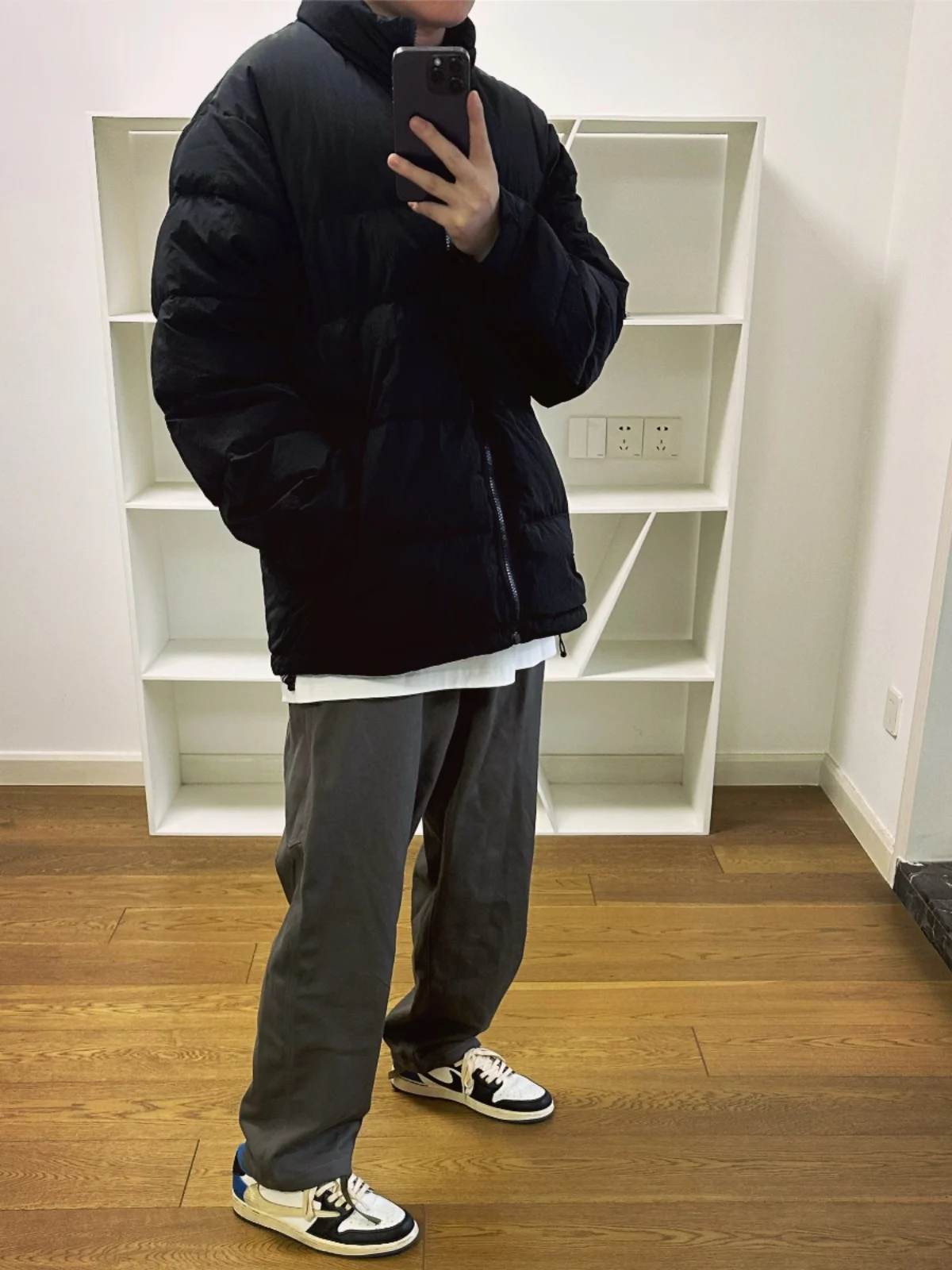 

BTTJOB COHEN PUFFER JACKET Black down Jacket 249G Youth Fashion Waterproof Coating Fabric White Duck down Thickened Outerwear