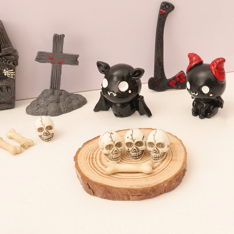 1 Set DIY Ghost Festival Toy Doll House Halloween Boiler Spider Skull Bat Plastic Mini Decoration Holiday Party Horror Prop