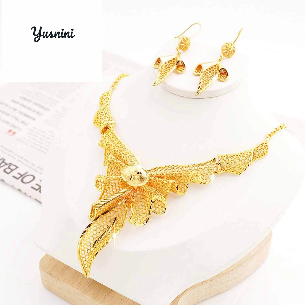 

Fashion US Dubai 24K Gold Plated Custom Necklace and Earrings for Wedding and Christmas Gifts Jewelry Set DD10965
