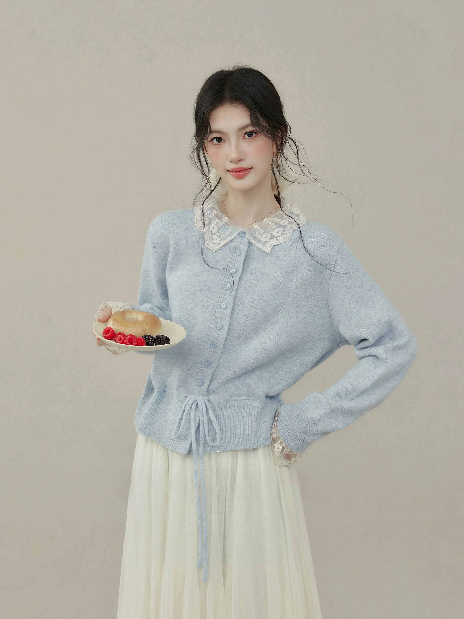 

Синий свитер с кружевными вставками и отложным воротником, длинный рукав, для полных женщин, удобный вязаный топ для повседневной носки