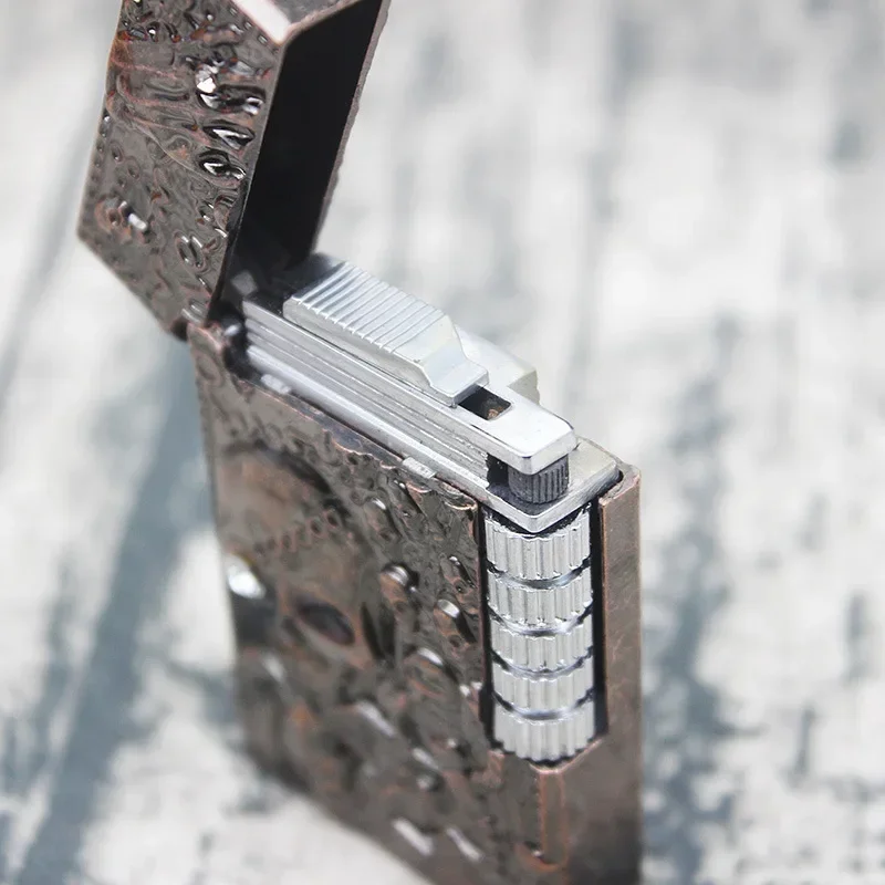 Creative Metal Skull Bright Sound Refillable Gas Lighters Grinding Wheel Flint Tobacco Lighters Men Smoker Gif Smoke Accesoires
