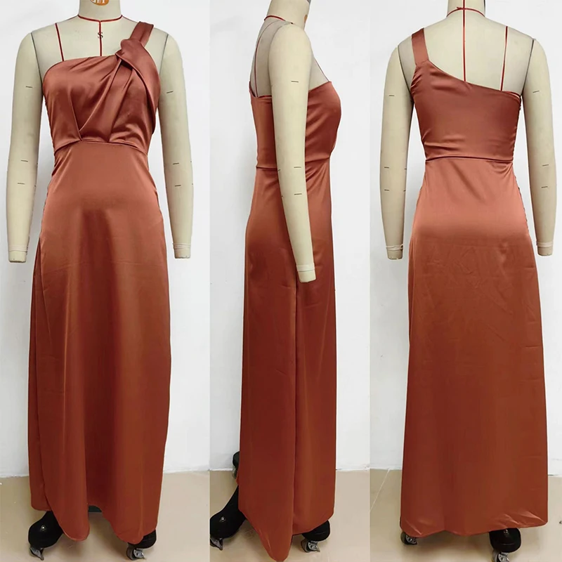 Abito lungo estivo da donna elegante con spalla singola tinta unita senza spalline vestito estivo sexy che abbraccia l'anca abiti con gonna stile abiti