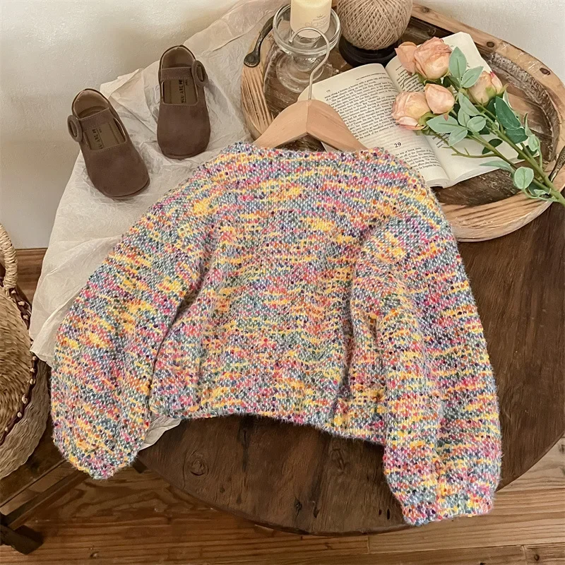 Girls Outerwear for Autumn and Winter 2024 New Fashionable Childrens Knitted Sweater Girls Baby Cardigan Sweater