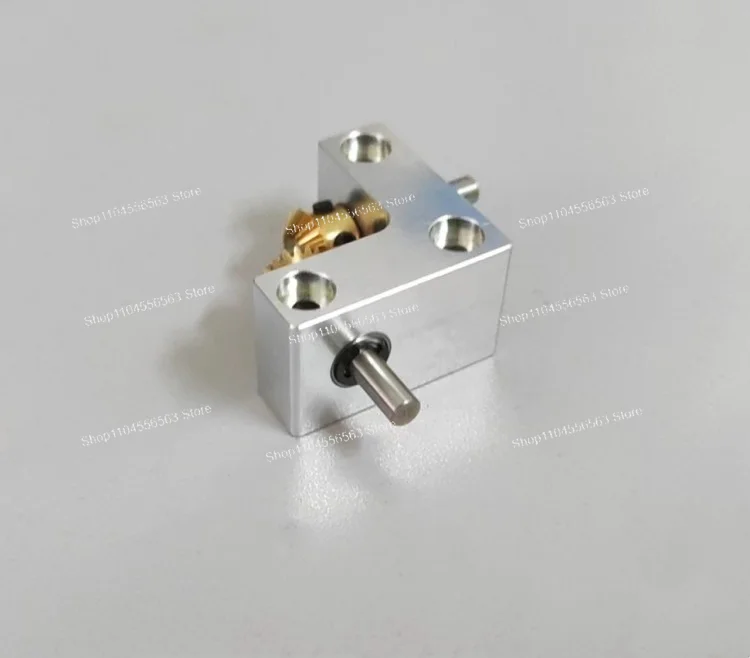 ตัวแปลงเกียร์แบบเบเวล 90 องศา อัตราทด 1:1, แกนเข้า-ออกขนาด 4 มม. ตัวลดความเร็วแบบละเอียดขนาดเล็กสำหรับระบบส่งกำลัง