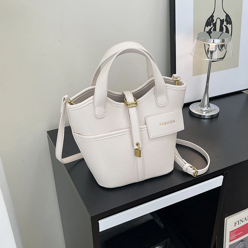 

Модные сумки на плечо большой емкости из искусственной кожи для женщин, высококачественные индивидуальные супер крутые трендовые сумки-тоут в стиле ретро