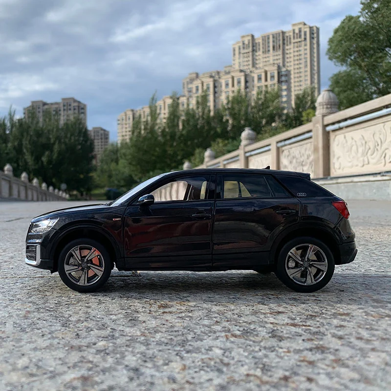 Diecast Original 1:18 Scale Audi Q2L Off-road SUV Simulation Alloy Car Model Static Display Collectible Toy Gift Souvenir