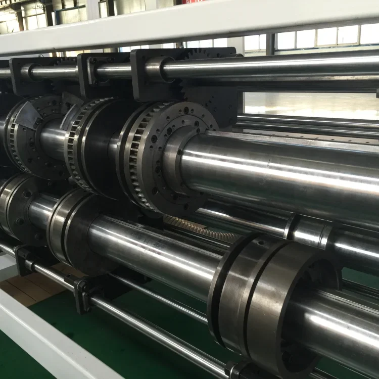 Automatic rotary slotter machine for corrugated small box making