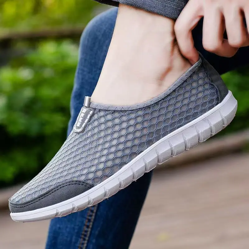 メンズサマー新作メッシュフラットソールカジュアルスポーツシューズ、ソフトソール滑り止めラウンドトゥスリッポン、通気性軽量ウォーキングシューズ