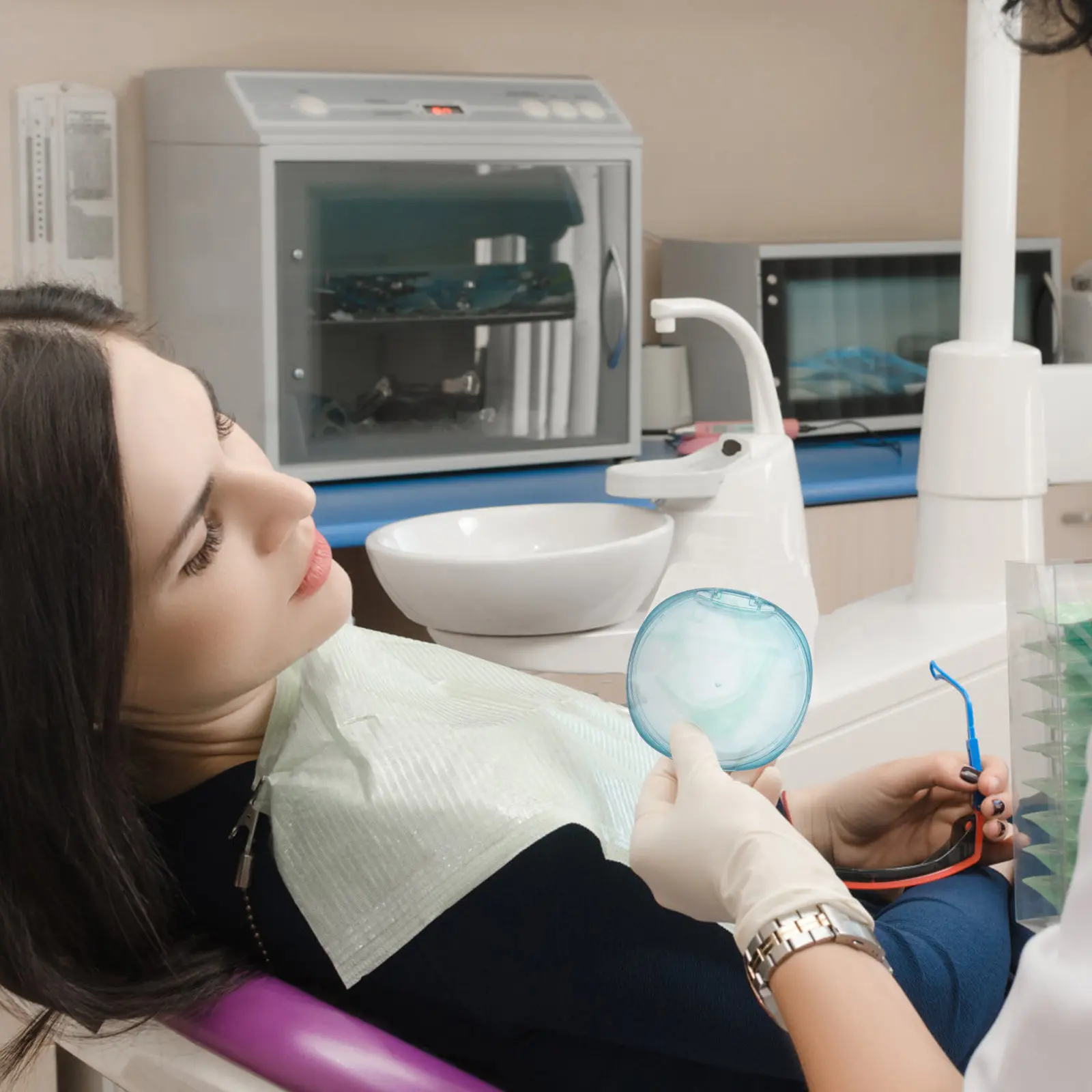 

High Quality Plastic Orthodontic Retainer Case Compact Portable Mouth Guard Denture Storage Box Outdoor Use Mouth Guard Case