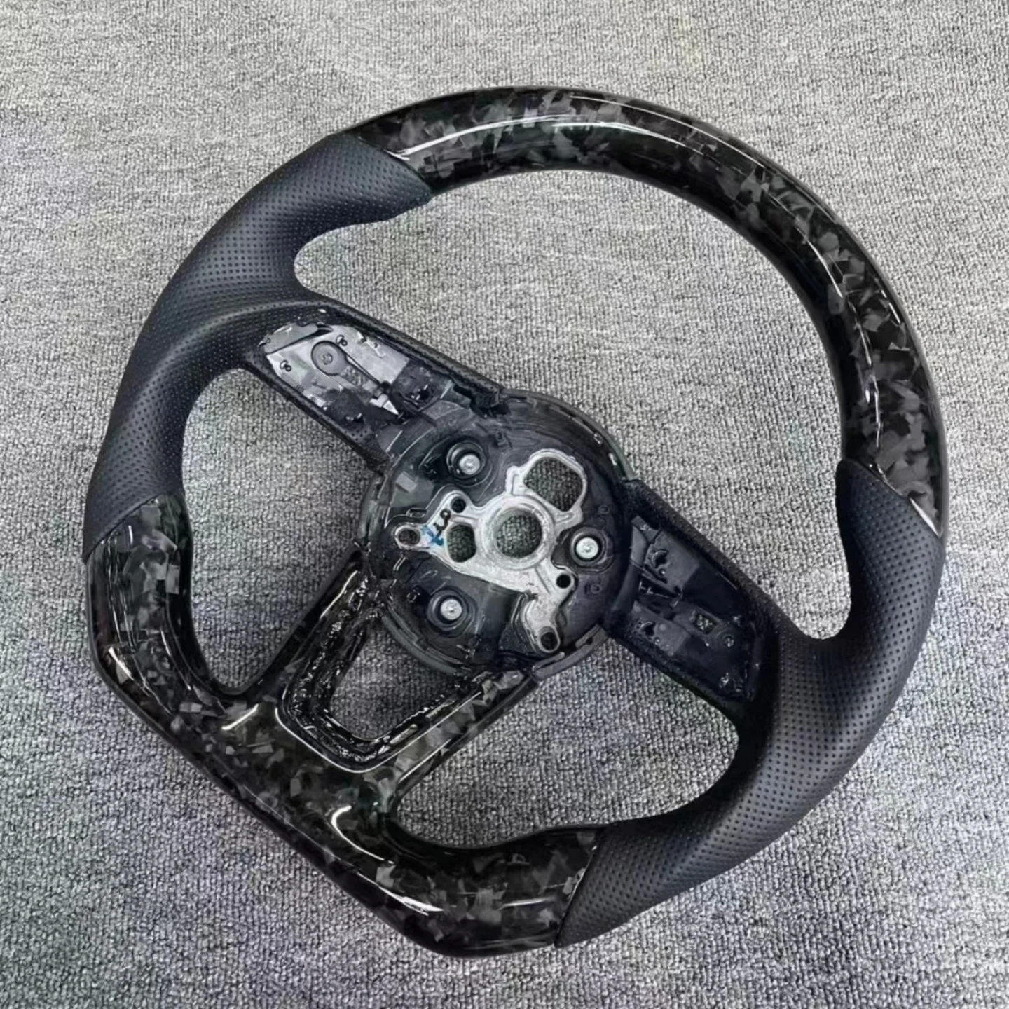 Led Car Steering Wheel for Audi Q8 SQ8 A3 A4 B9 A5 B8 A6 C7 A7 S3 S4 RS3 RS5 RS7 RS6 C8 Carbon Fiber Sports Model view 4