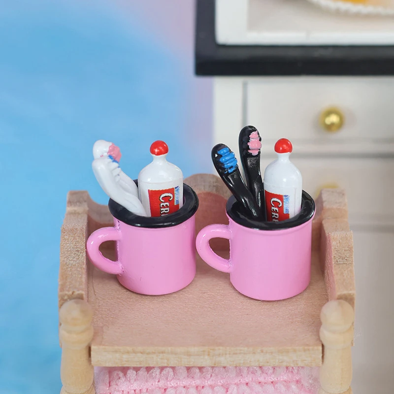 4pcs/set 1/12 Dollhouse Simulation Toothpaste Toothbrush Cup Set Mini Bathroom Decoration Dolls House Furniture Accessories