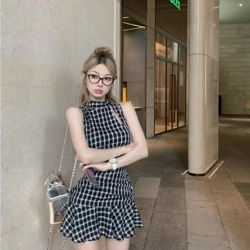 

Fashionable Plaid Design Sense Dress for Women's Summer New Slim Fit Sleeveless Hanging Neck A-line Short Dresses Female Clothes