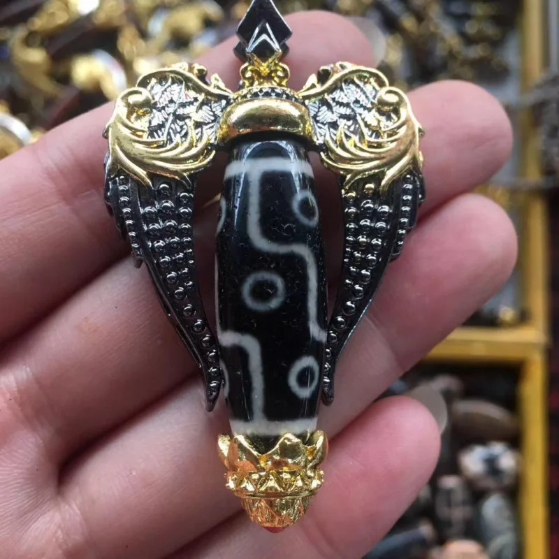 Tibetan-style inlaid dzi bead pendant with weathered patterns high oil patina, suitable both men and women