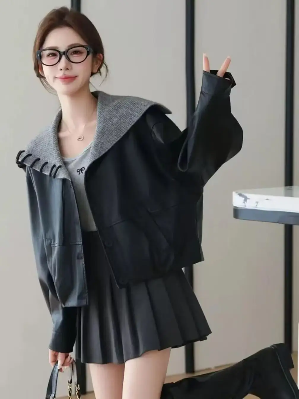 

Short Navy PU Leather Jacket Women's Korean Style Slim Fit Outerwear Top Small Size Fashionable Biker Coat for Teens