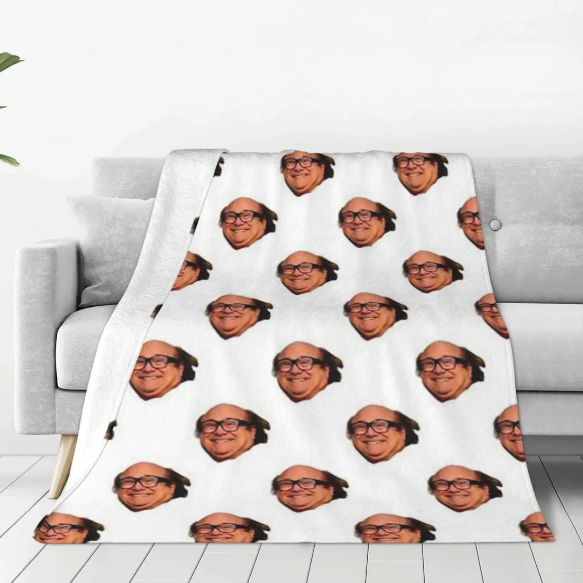 Fluffy Baby Blanket Danny Devito Sofa Camp Nap Bedspread Cozy Flannel Blanket Fleece Textile Blanket Bedroom Decor