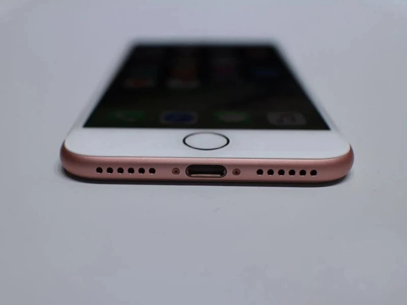 98% جديد وأصلي Apple iPhone 7 32GB 128GB 256GB ROM 4G LTE هاتف محمول غير مقفول 4.7 بوصة معرف بصمة اللمس هاتف ذكي مستعمل