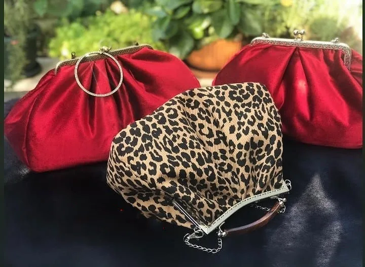 LOST IN VINTAGE Leopard Print Animals Fabric Soft Smooth Owl Bag Balls Bronze Kiss-lock Large Purse Clutch Large Bag
