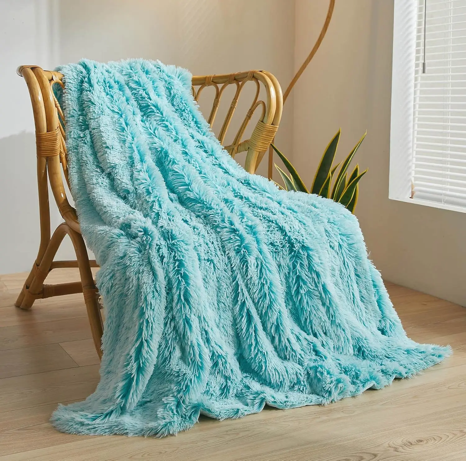 

Luxury Blanket, Soft Big Fluffy Throw, Shaggy Plush Decorative Couch Blanket, Cute Furry Fuzzy Bed Throw For Bedroom Living