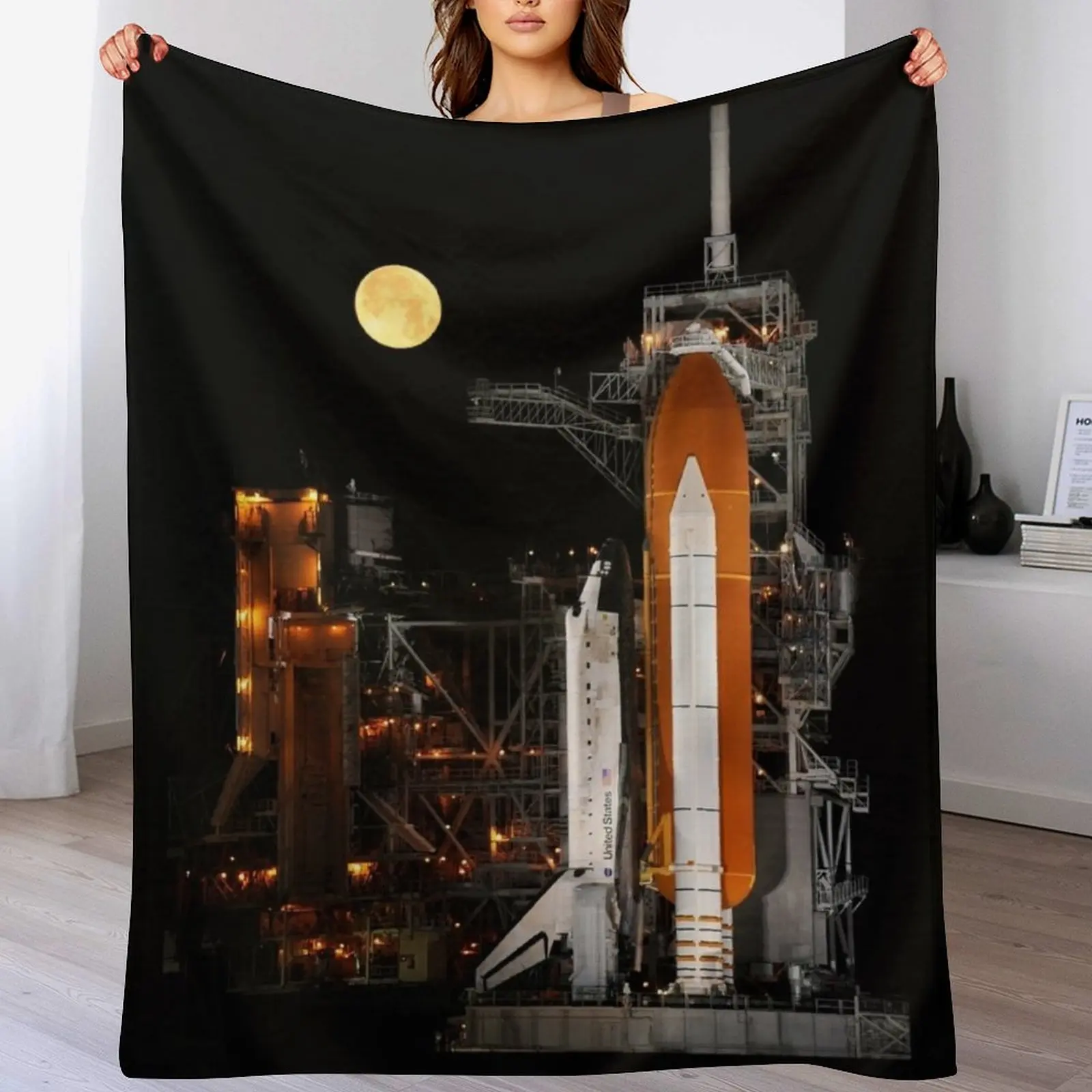

STS-119 Shuttle Discovery With Moon Throw Blanket Soft Warm Blanket Gift for Men Women Adults