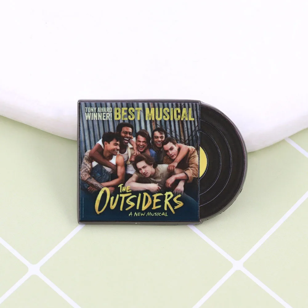 The Outsiders Record Shaped Metal Badge Classic Musical Group Portrait Lapel Pin Vinyl Record Badge Musical Enthusiasts Collect